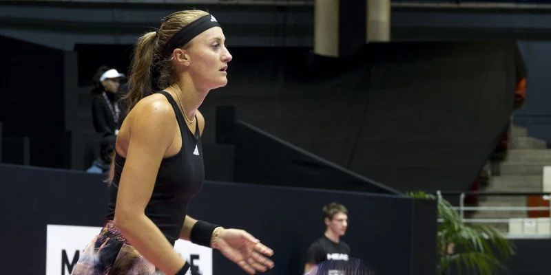 Кристина Младенович - Кэти Макнэлли