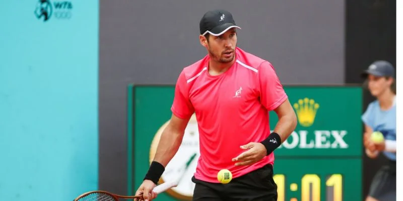 Николас Харри - Душан Лайович