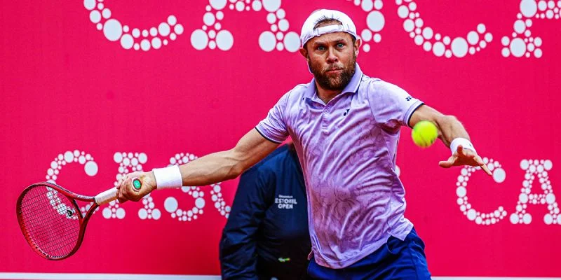 Раду Албот - Райан Пенистон