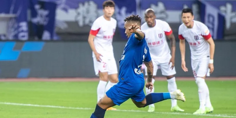 Цанчжоу - Ухань Три Таунс