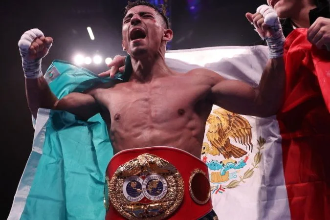 Луис Альберто Лопес - Майкл Конлан Луис Альберто Лопес - Майкл Конлан