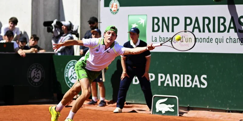 Уго Умбер - Райан Пенистон