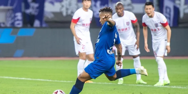 Шеньчжэнь - Ухань Три Таунс Шеньчжэнь - Ухань Три Таунс