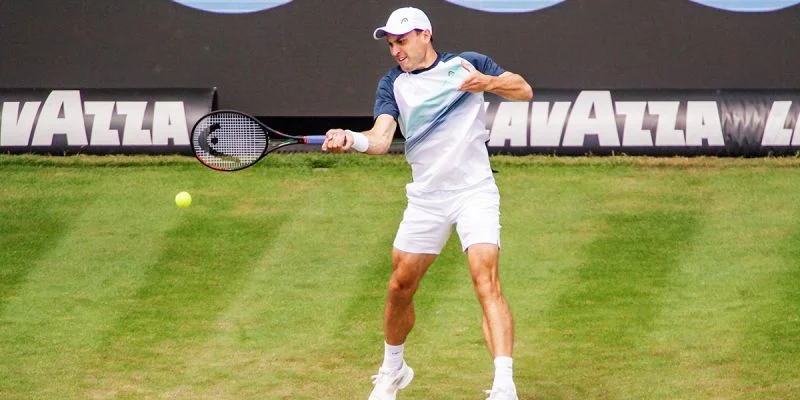 Люка Ван Аш - Аслан Карацев