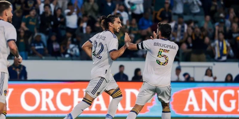 Лос-Анджелес Гэлакси - Лос-Анджелес Лос-Анджелес Гэлакси - Лос-Анджелес