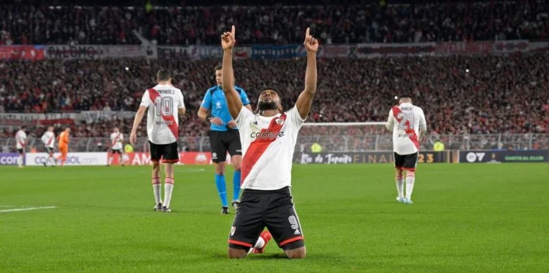 Ривер Плейт - Колон