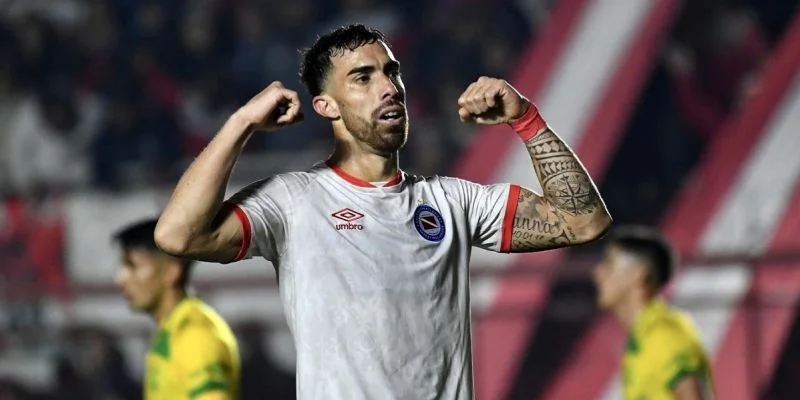 Аргентинос Хуниорс - Институто