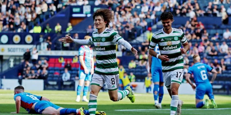 Йокогама Маринос - Селтик