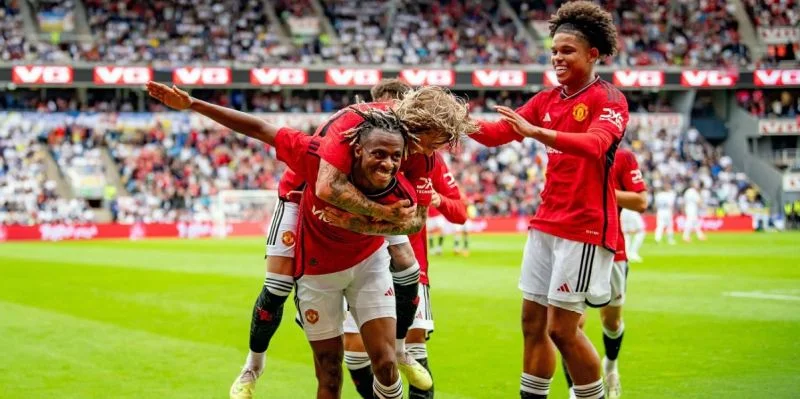 Манчестер Юнайтед - Лион