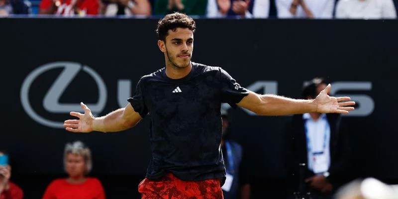 Люка Ван Аш - Франциско Черундоло Люка Ван Аш - Франциско Черундоло