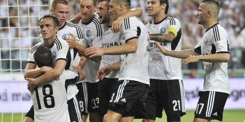 Легия - Лодзь