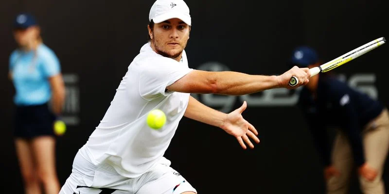 Зизу Бергс - Миомир Кечманович