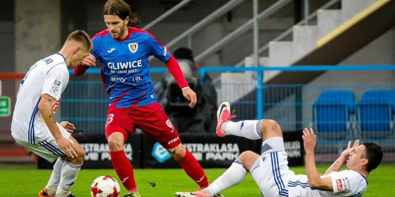 Пяст Гливице - Лех