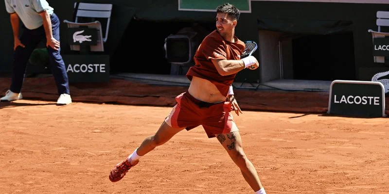 Танаси Коккинакис - Алекс Де Минаур Танаси Коккинакис - Алекс Де Минаур