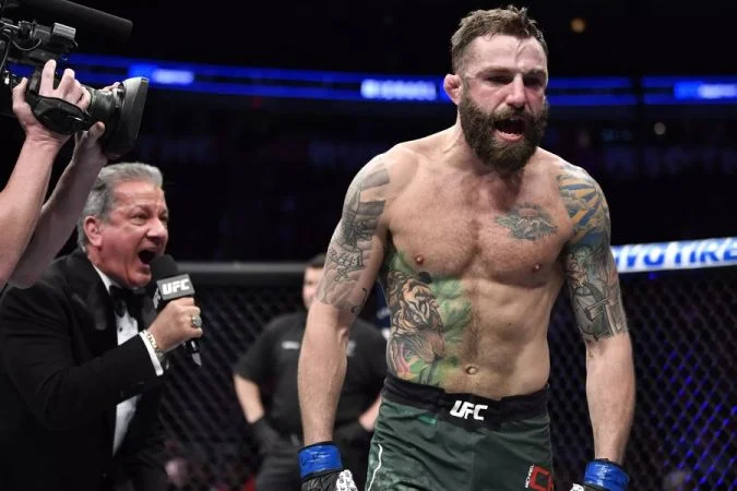 Майкл Кьеза - Кевин Холланд