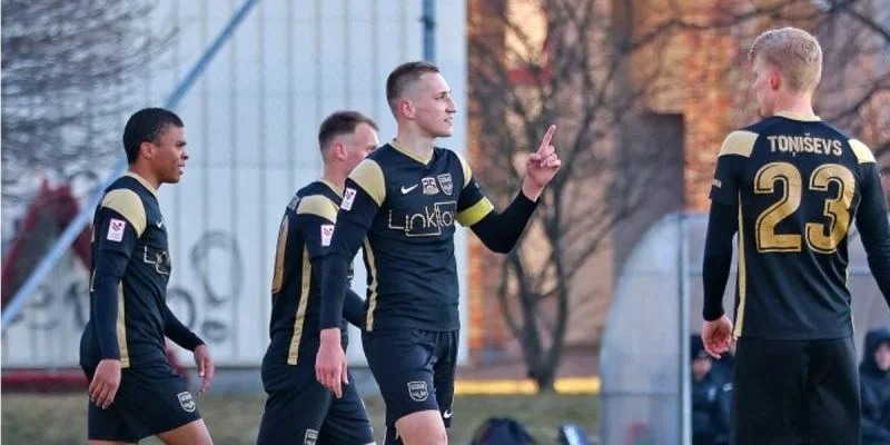 Валмиера - Партизани