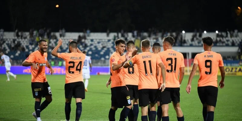 Университатя - Арад Университатя - Арад