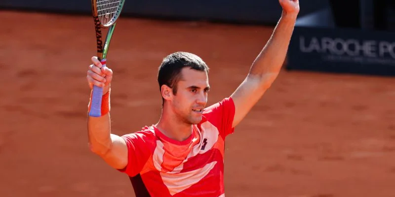 Ласло Дьере - Брендон Накашима