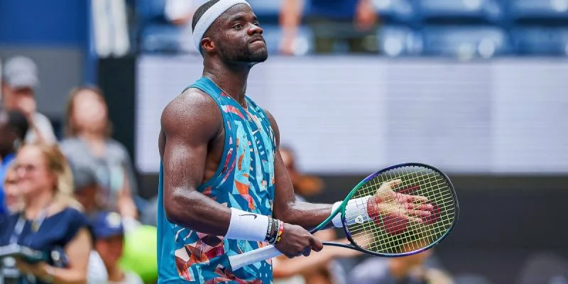 Себастьян Офнер - Фрэнсис Тиафо