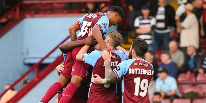 Сканторп Юнайтед - Саут Шилдс