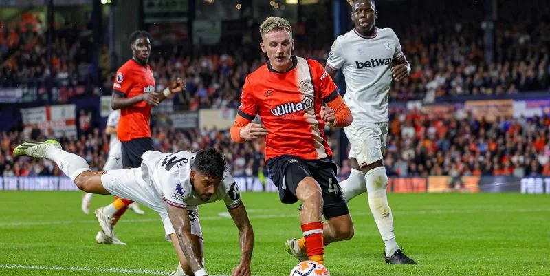 Лутон Таун - Вулверхэмптон Лутон Таун - Вулверхэмптон