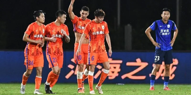 Шаньдун Тайшань - Ухань Три Таунс