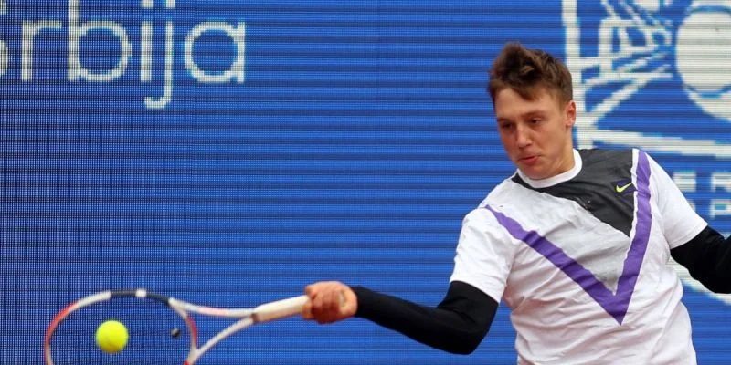 Себастьян Корда - Хамад Медьедович