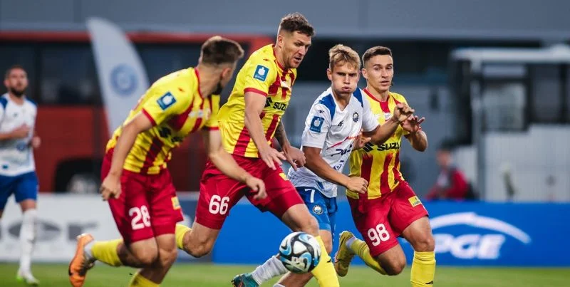 Корона - Варта