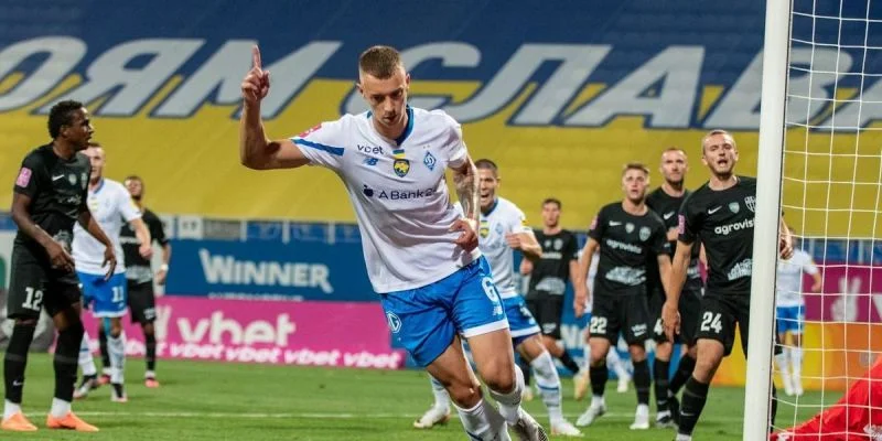 Полесье - Динамо Киев Полесье - Динамо Киев