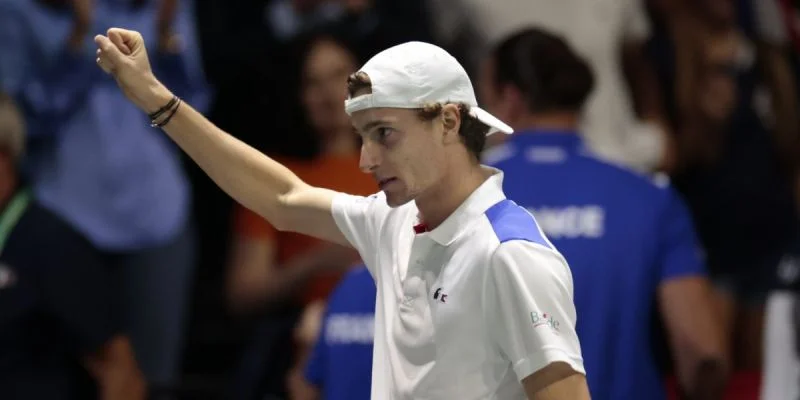 Стефанос Циципас - Уго Умбер