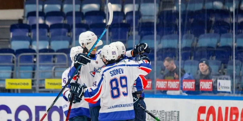 Сахалинские Акулы - Крылья Советов