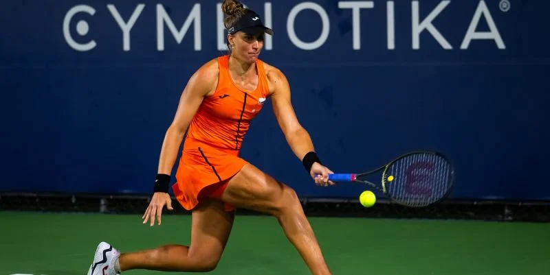 Беатрис Хаддад Майя - Нао Хибино Беатрис Хаддад Майя - Нао Хибино