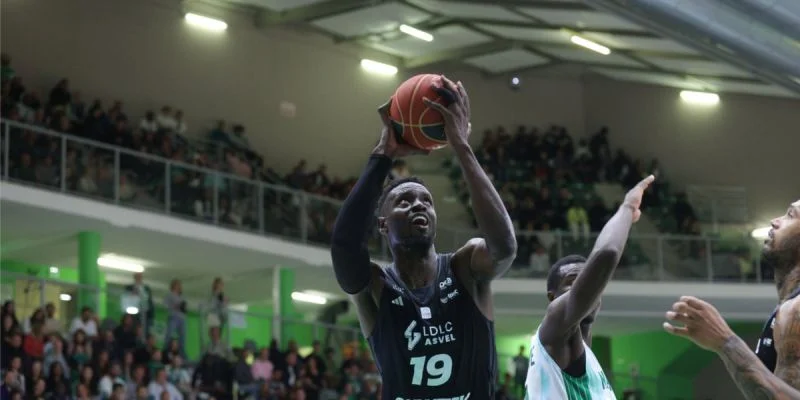 Анадолу Эфес - АСВЕЛ