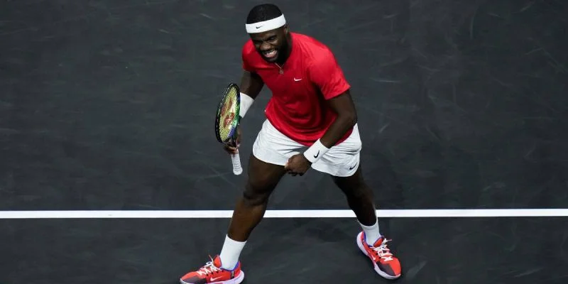 Аслан Карацев - Фрэнсис Тиафо