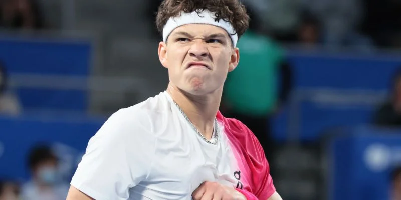 Аслан Карацев - Бен Шелтон