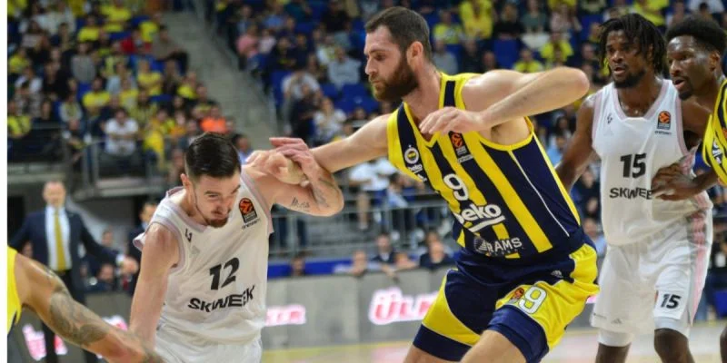 Галатасарай - Фенербахче Галатасарай - Фенербахче