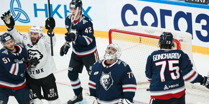 Нефтехимик - Трактор