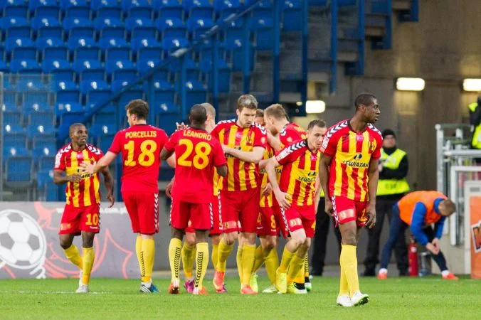 Корона - Пуща Неполомице Корона - Пуща Неполомице