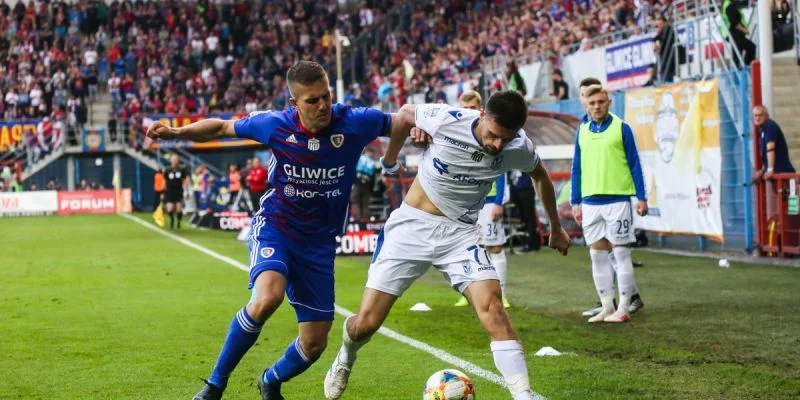 Пяст Гливице - Корона Пяст Гливице - Корона