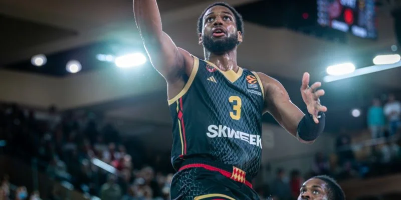 Монако - Анадолу Эфес