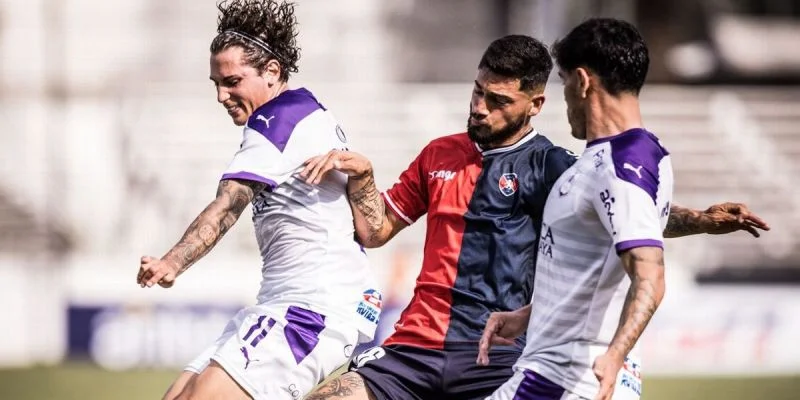 Серро - Дефенсор Спортинг