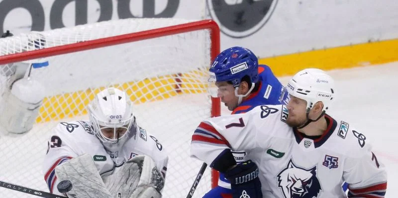 Нефтехимик - Амур