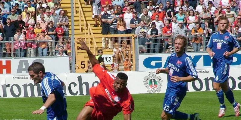 Стад Ньон - Тун