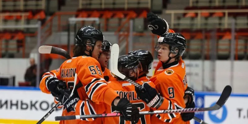 Амурские Тигры - Сахалинские Акулы