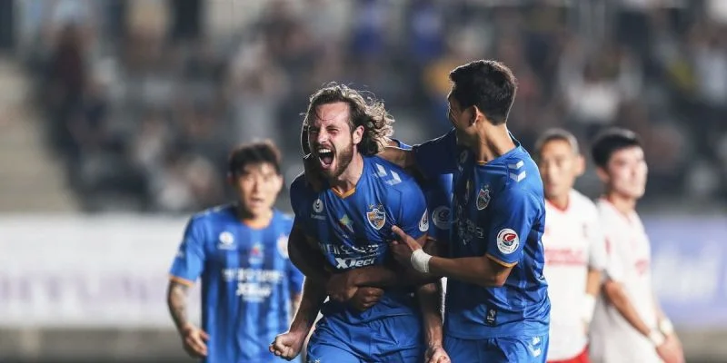 Патхум Юнайтед - Ульсан