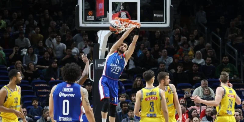 Анадолу Эфес - Фенербахче Анадолу Эфес - Фенербахче