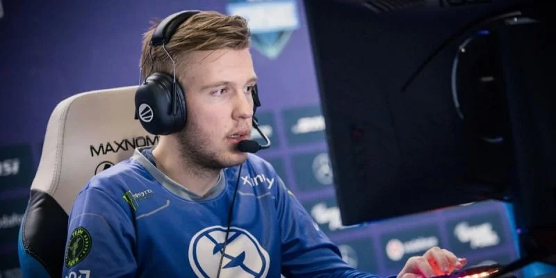 Invictus Gaming - Team Falcons Invictus Gaming - Team Falcons