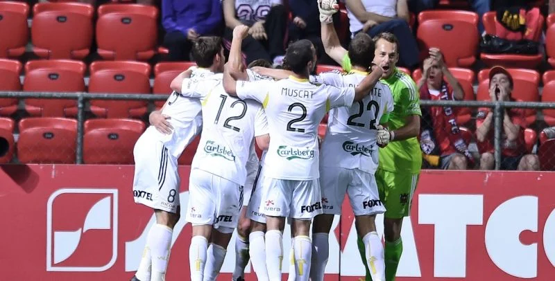 Макартур - Веллингтон Феникс