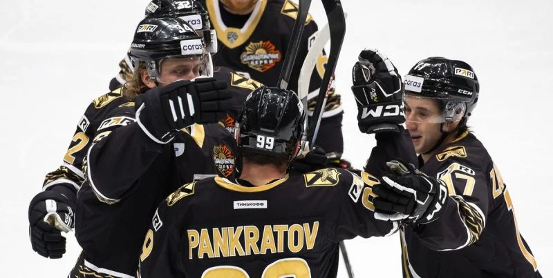 Адмирал - Нефтехимик