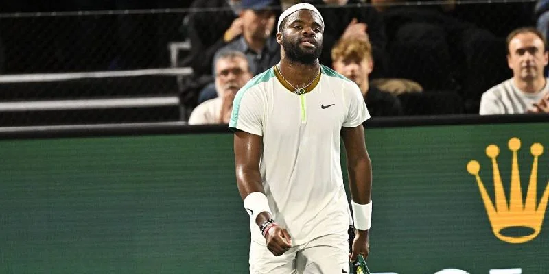 Фрэнсис Тиафо - Миомир Кечманович